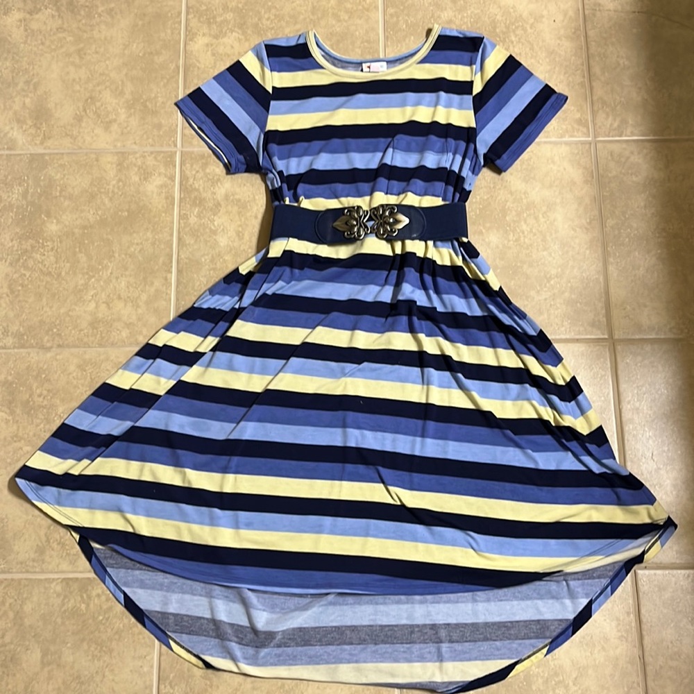 S Carly. LuLaRoe. Blue and yellow stripes. Belt not included.
